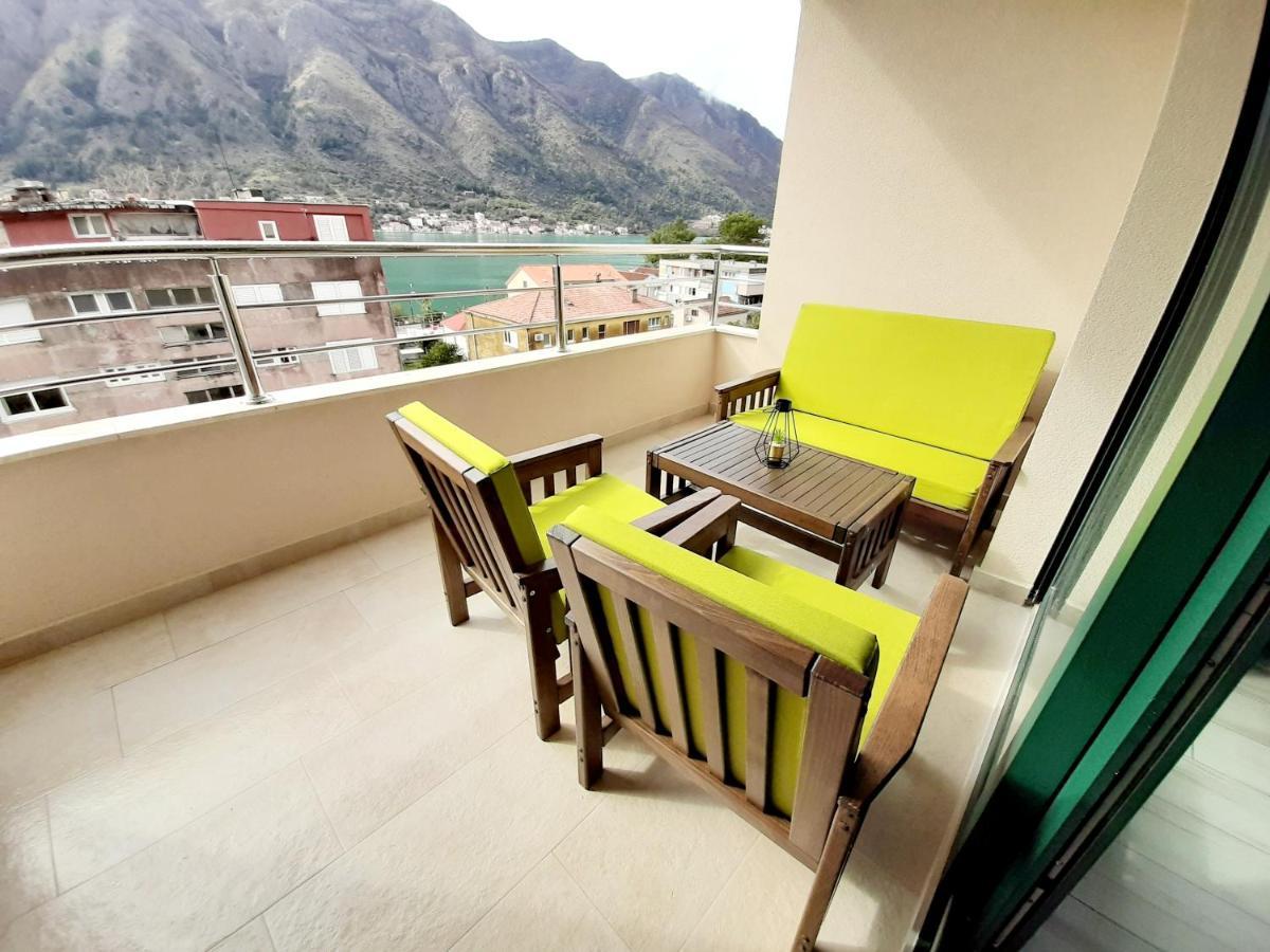 Maritimo Di Cattaro****Lux Apartment With Garage Bagian luar foto
