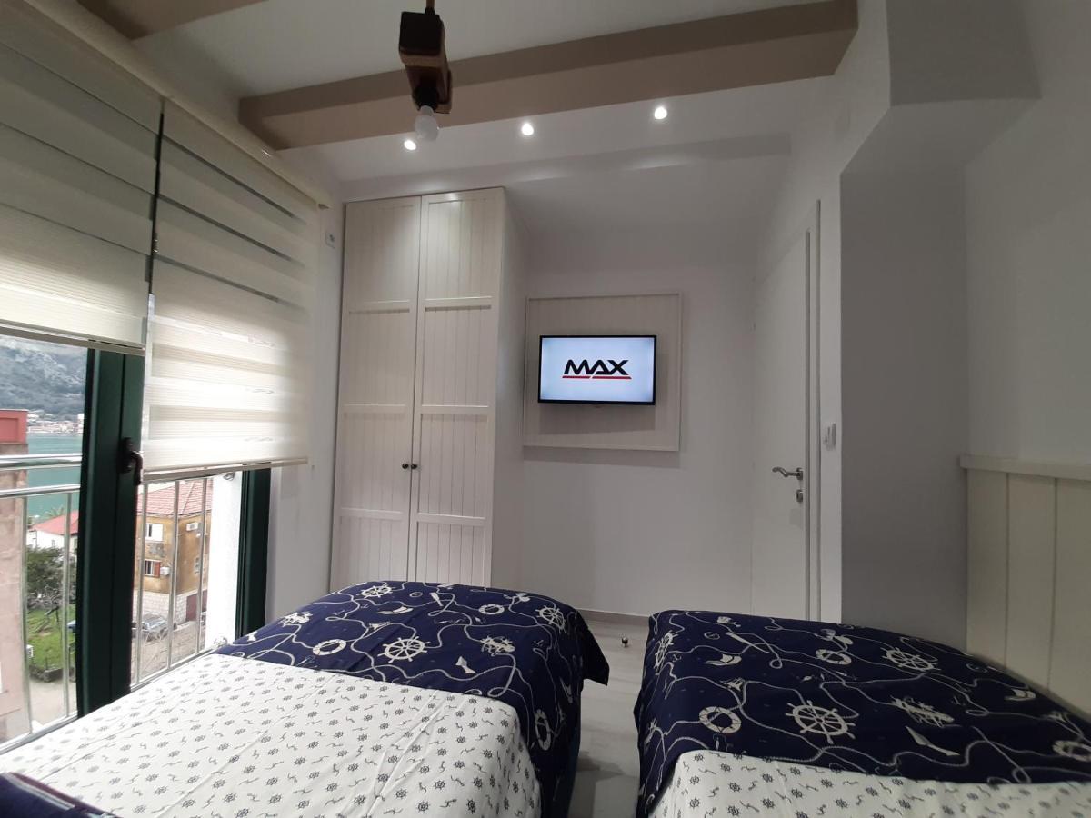 Maritimo Di Cattaro****Lux Apartment With Garage Bagian luar foto