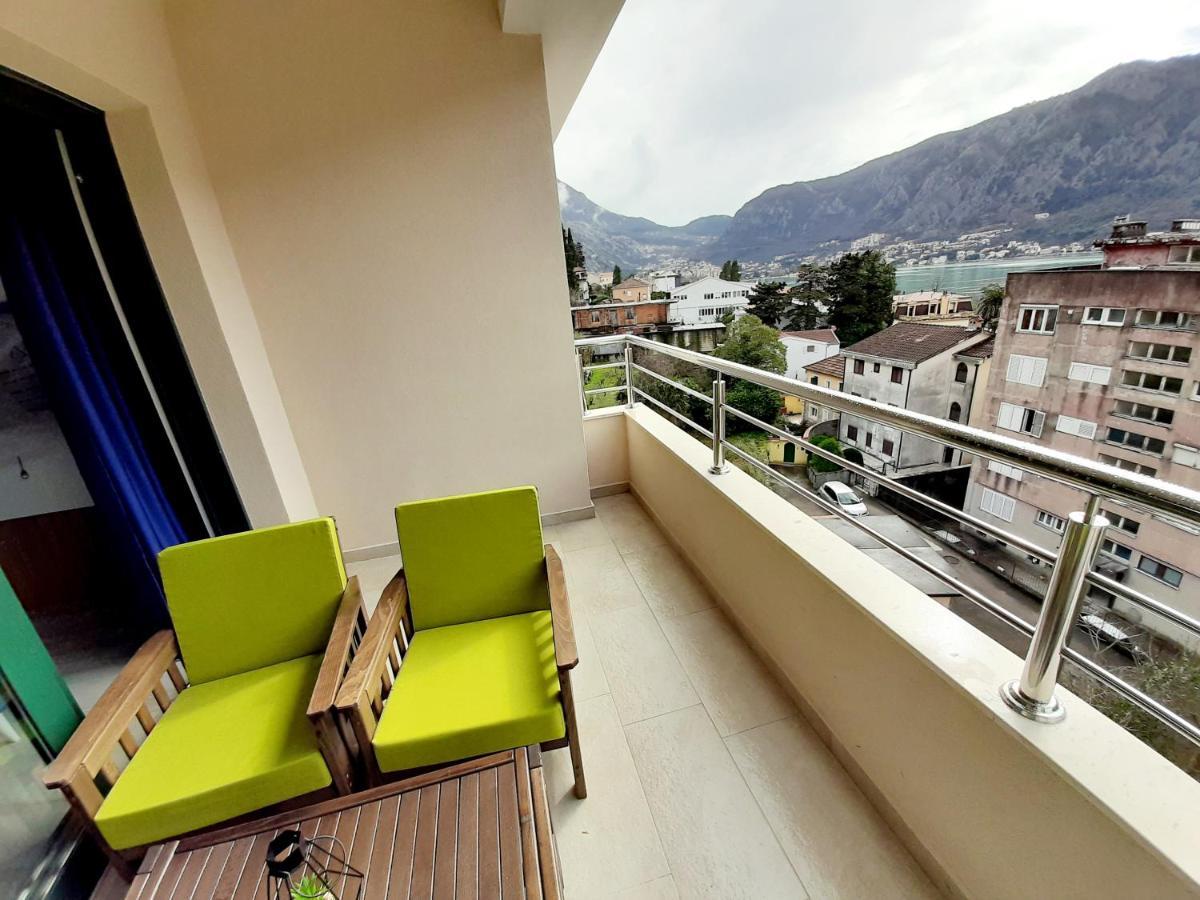 Maritimo Di Cattaro****Lux Apartment With Garage Bagian luar foto