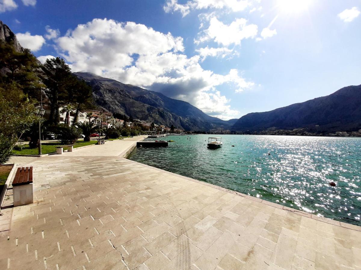Maritimo Di Cattaro****Lux Apartment With Garage Bagian luar foto