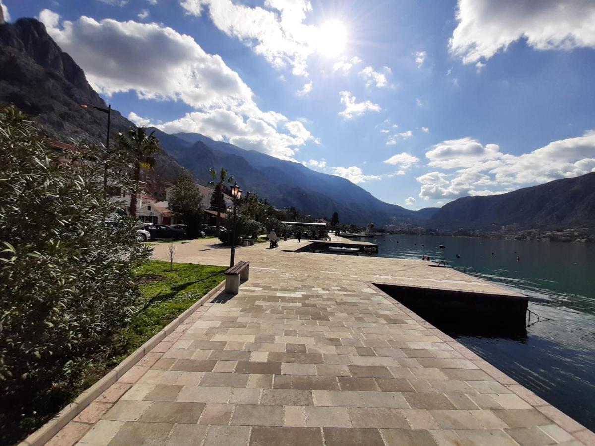 Maritimo Di Cattaro****Lux Apartment With Garage Bagian luar foto