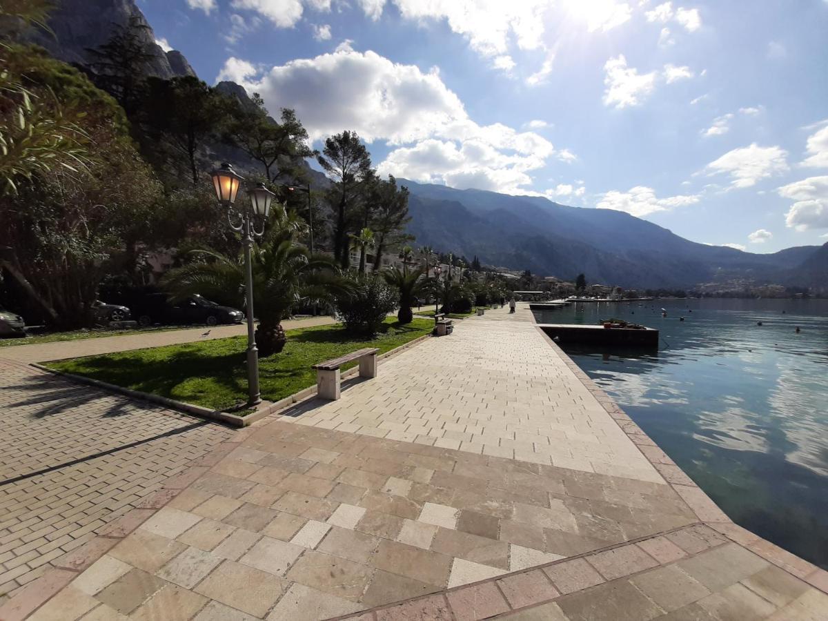 Maritimo Di Cattaro****Lux Apartment With Garage Bagian luar foto